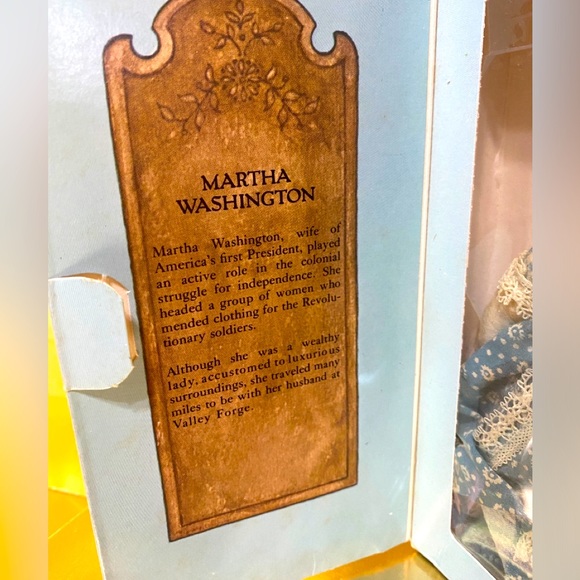 HALLMARK VTG 1976 BICENTENNIAL MARTHA WASHINGTON CLOTH COMMEMORATIVE DOLL IN BOX - Picture 2 of 15